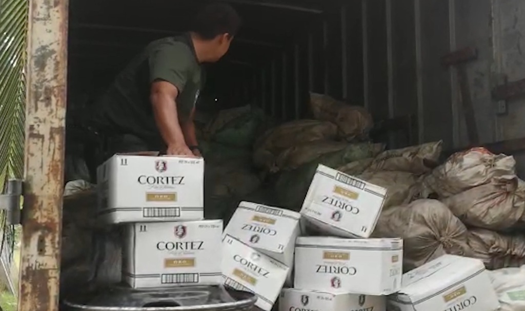Decomisan 8.640 unidades de licores contrabandeados en Sixaola